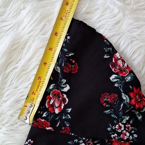 Band of Gypsies Cambridge Black Smocked Blouse Crop Top - Picture 14 of 16